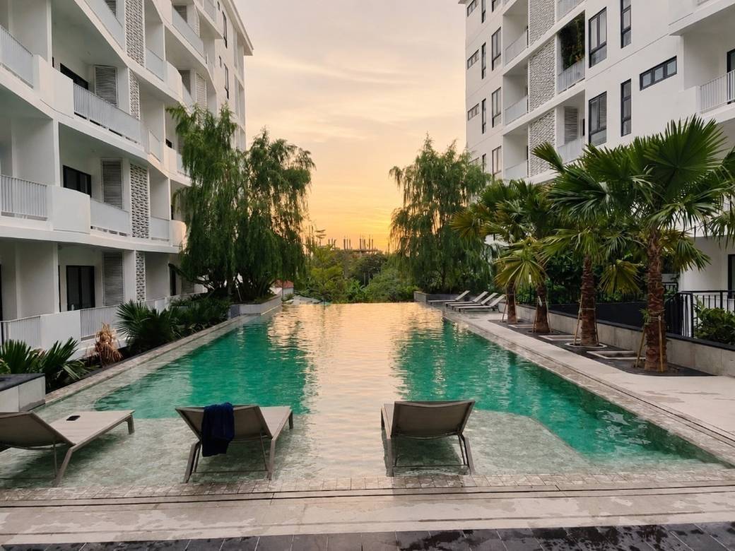 Rose Apple Square | $1,800 Condo