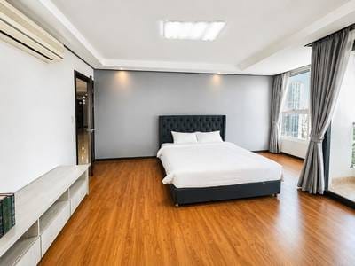 De Castle Royal Condominium | 3 Bedrooms Condo Na prodej for $398,000