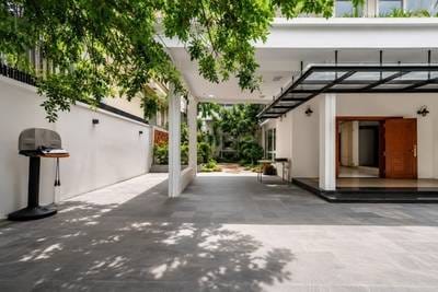 $5,000 Villa