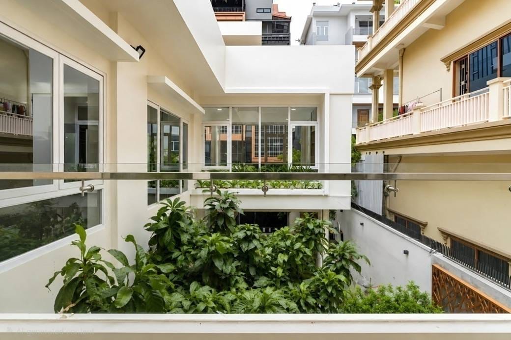Villa À louer de 475 m² de terrain