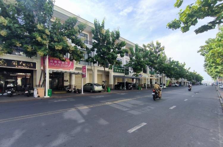 Nirouth, Chbar Ampov, Phnom Penh的店屋出租