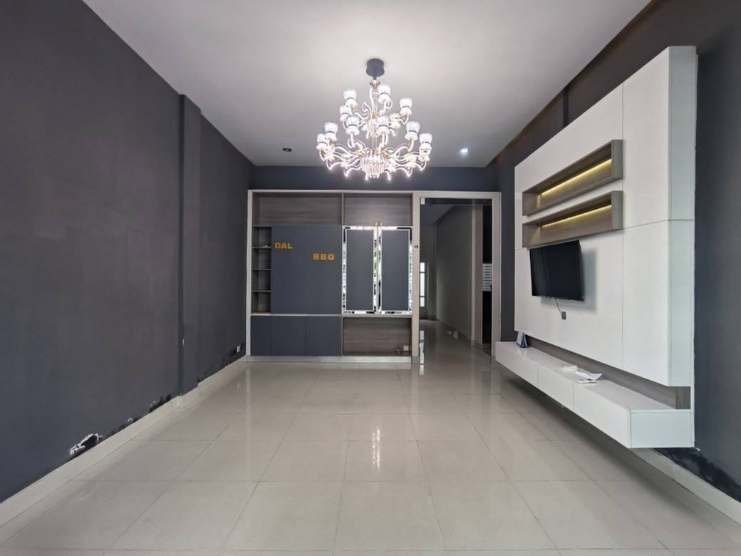 Borey Peng Huoth: The Star Platinum Polaris​ I | Chbar Ampov3-378平方米使用面积店屋出租