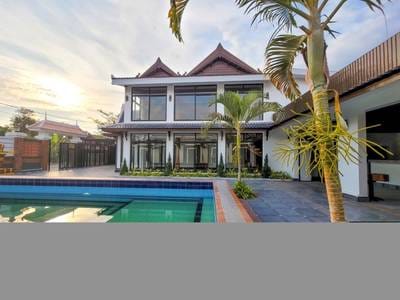 $420,000 Villa