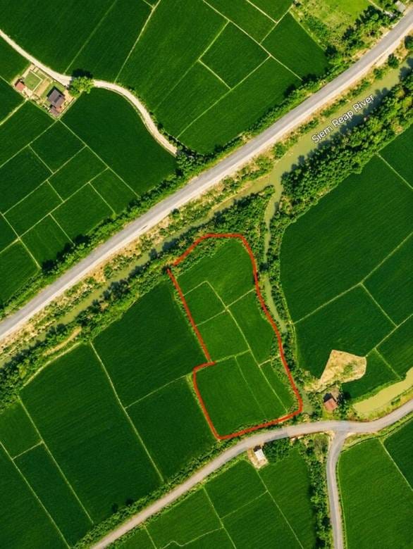 Relief À vendre de 10,000 m² de terrain