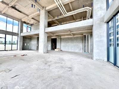 191 sqm Living Size Obchod K pronájmu in Chbar Ampov