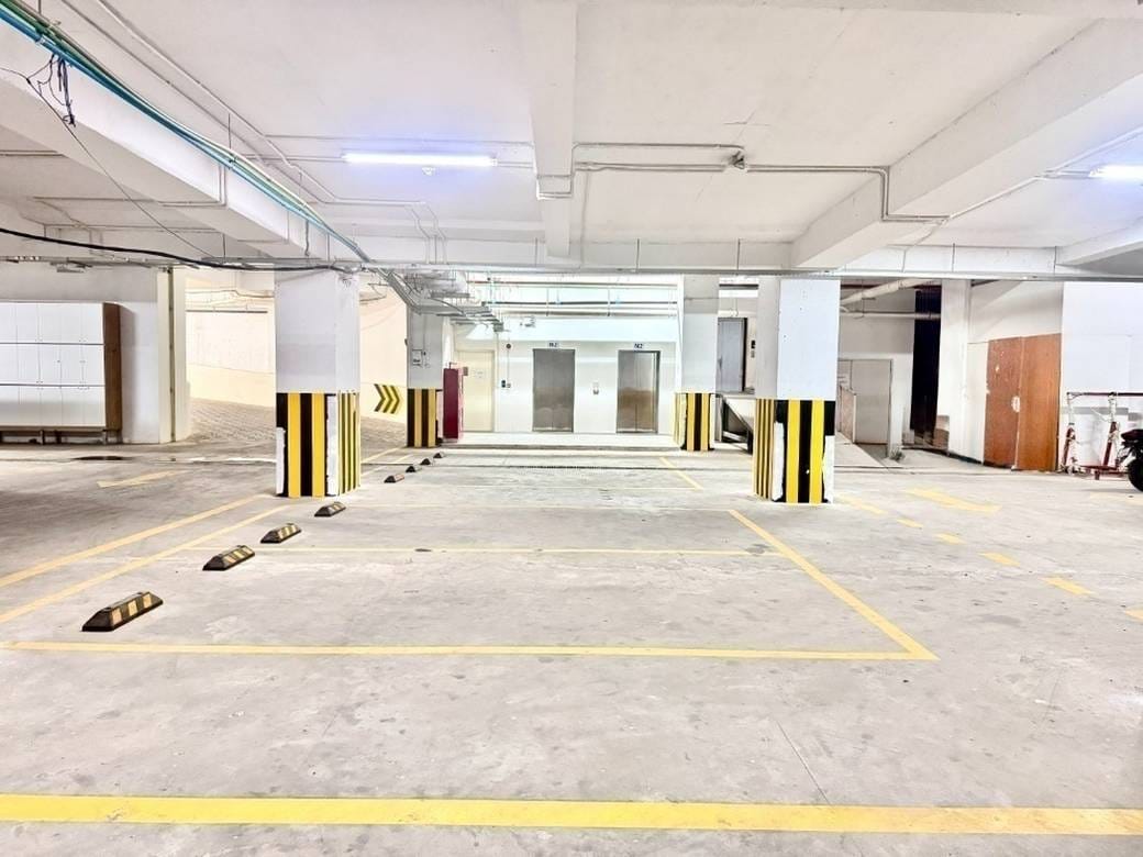 Nirouth Obchod K pronájmu in Nirouth