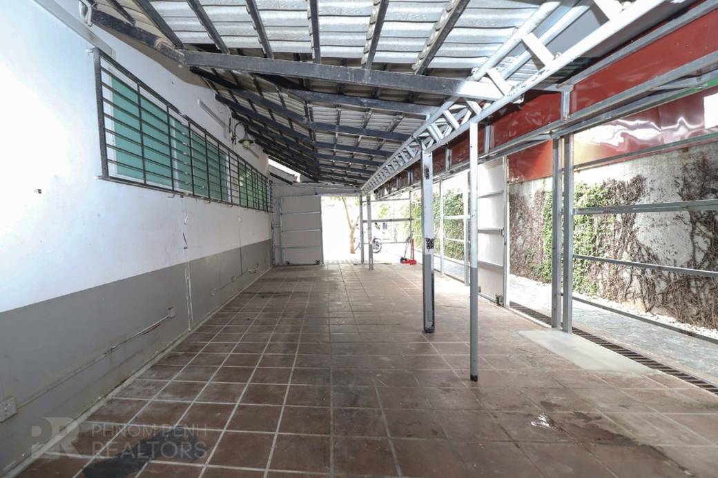 CommercialShophouse À louer à Chamkarmon $1,500