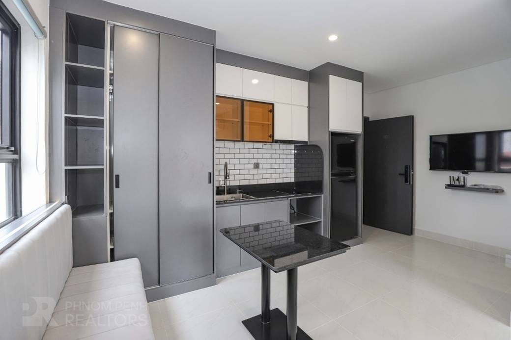 $350 Condo