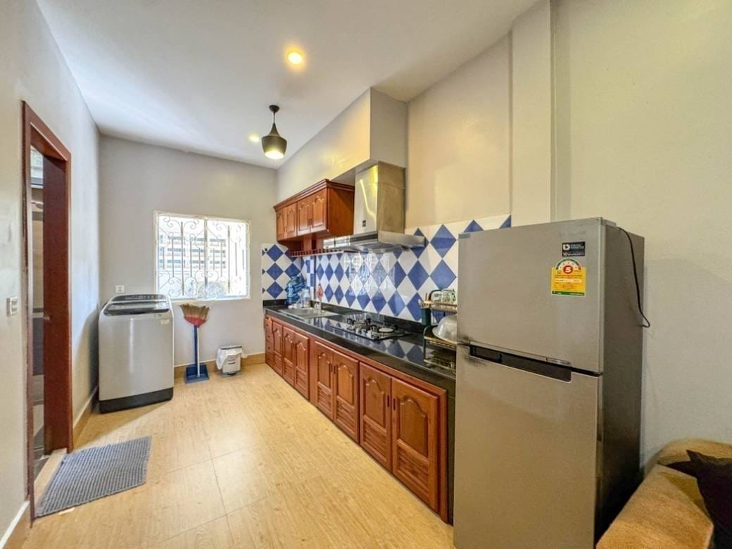 $350 Condo