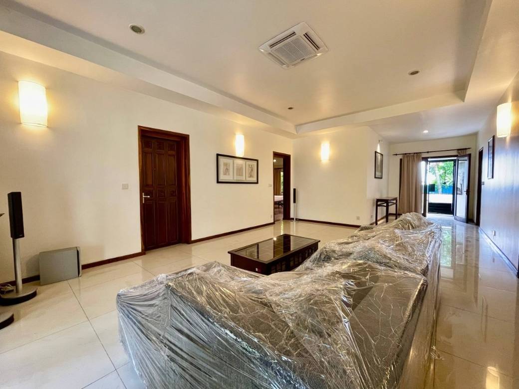 Apartment For Rent in Srah Chak, Daun Penh, Phnom Penh