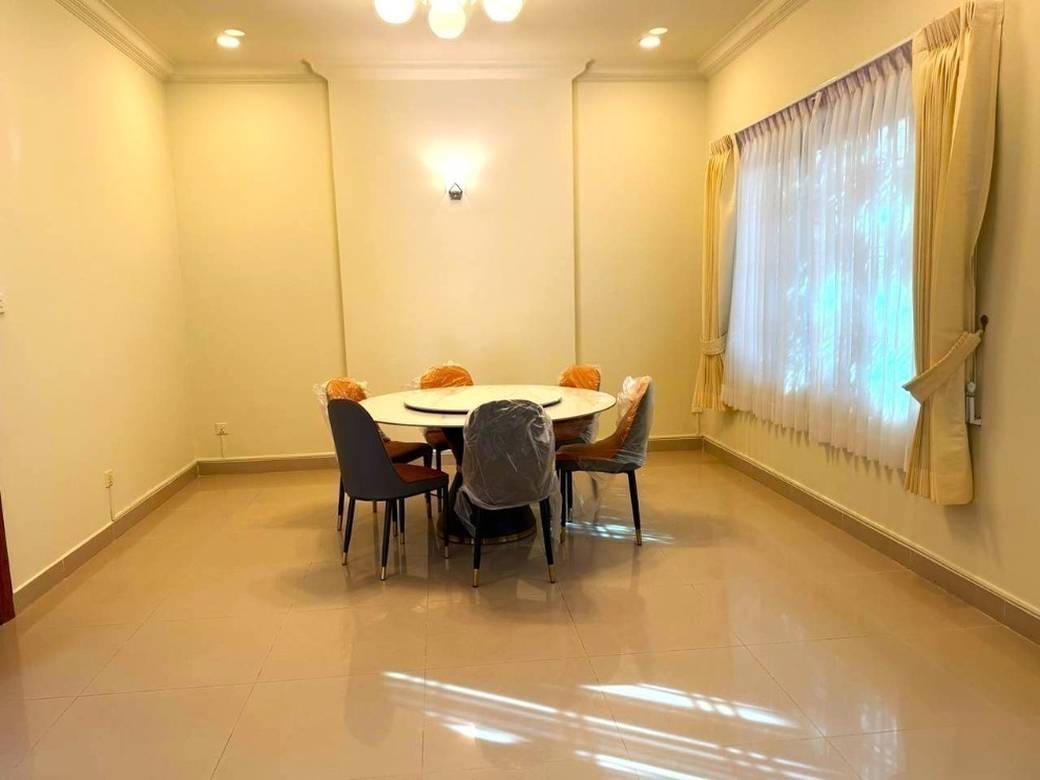570 sqm Land Size Villa For Rent