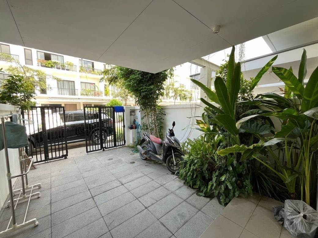 Chankiri​​ Palm Creek | $650 Řadový dům