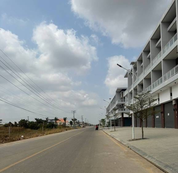 La Palm Residences | 94.5 sqm Land Size Shophouse Na prodej