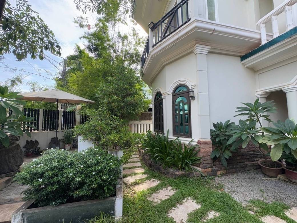 $900 Villa