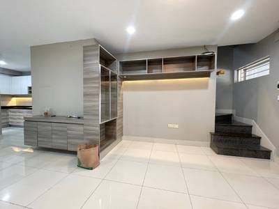 120 sqm Land Size Řadový dům K pronájmu