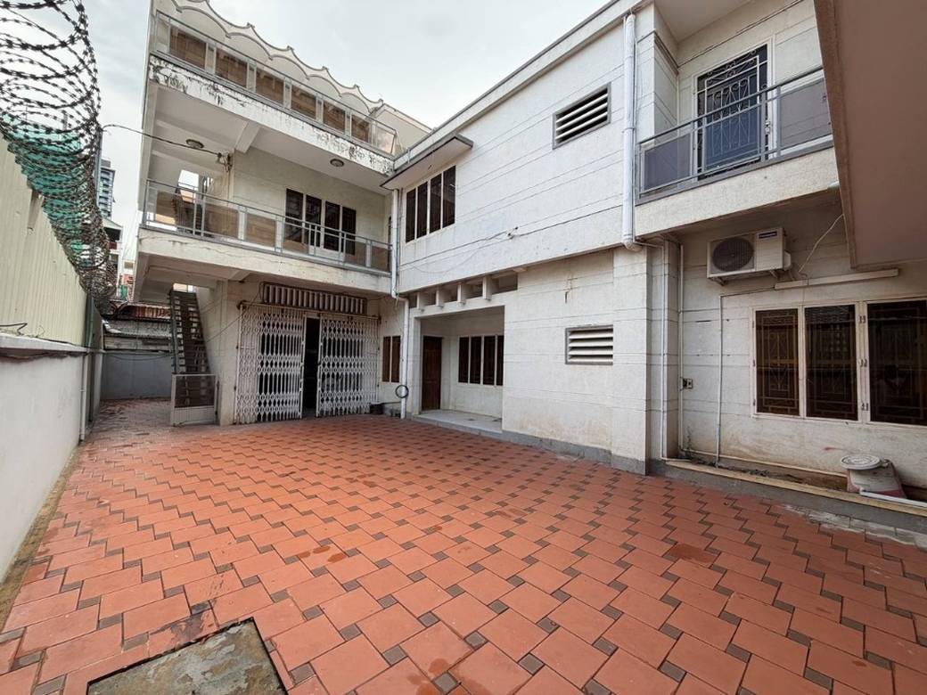 Vila K pronájmu in Tonle Bassac, Chamkarmon, Phnom Penh