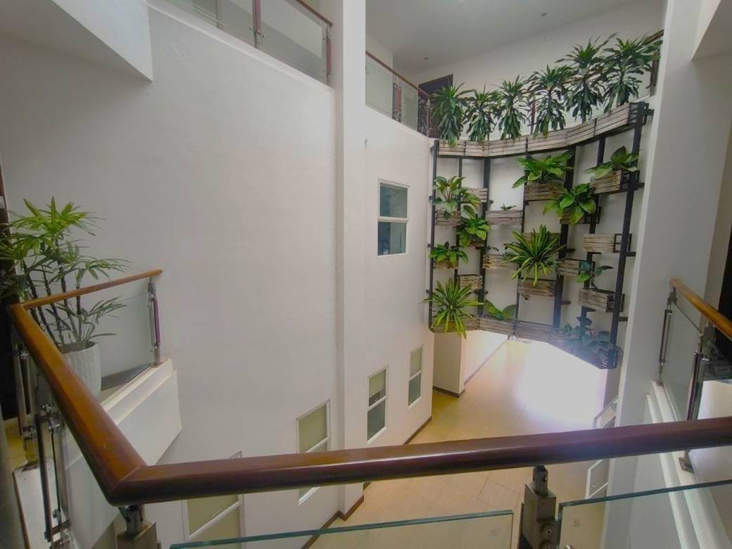 $1,000 Condo