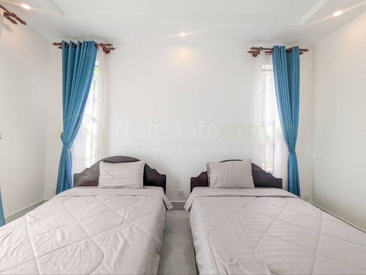 2 Bedrooms House and lot For Rent