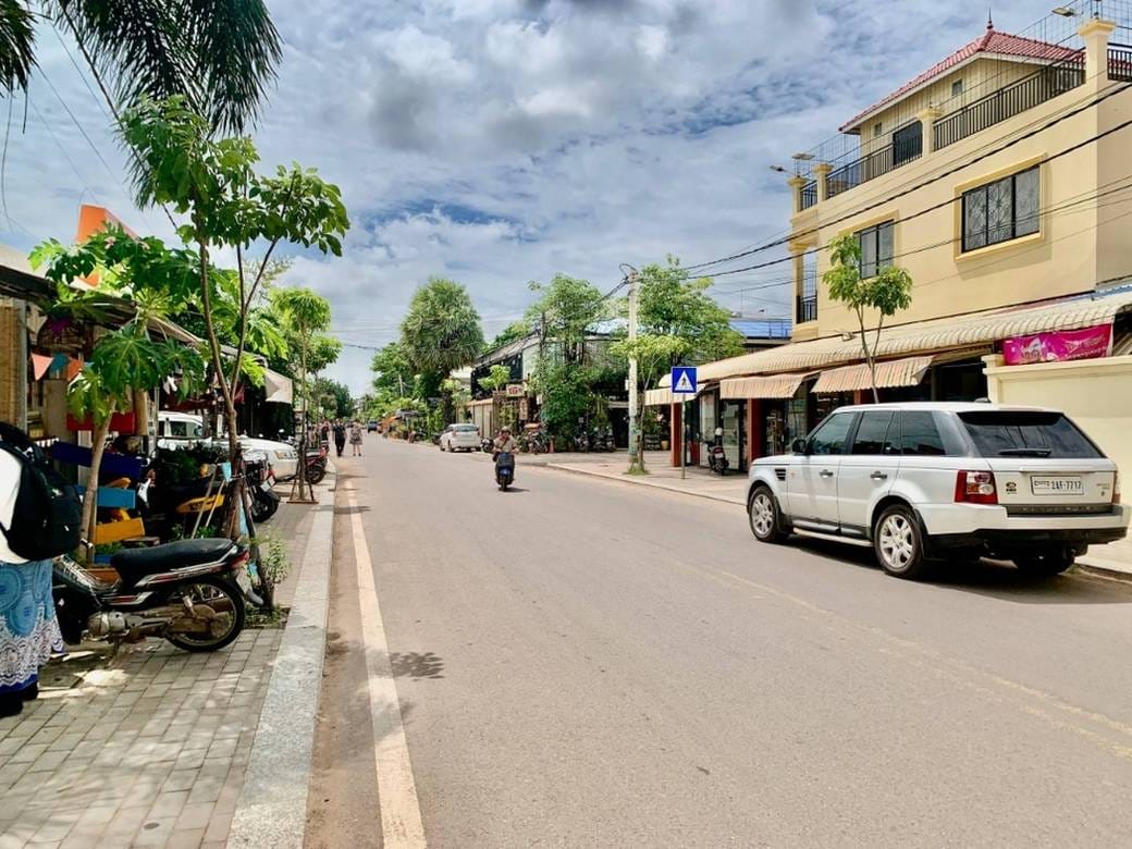 CommercialShophouse Na wynajem z 1 miejscem parkingowym