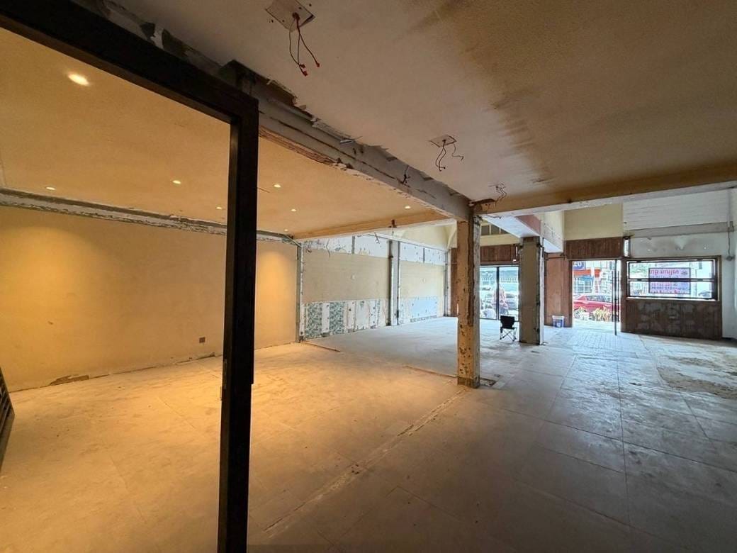$2,500 Shophouse