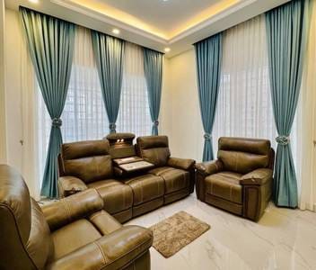 内装済みの別荘For Sale & Rent