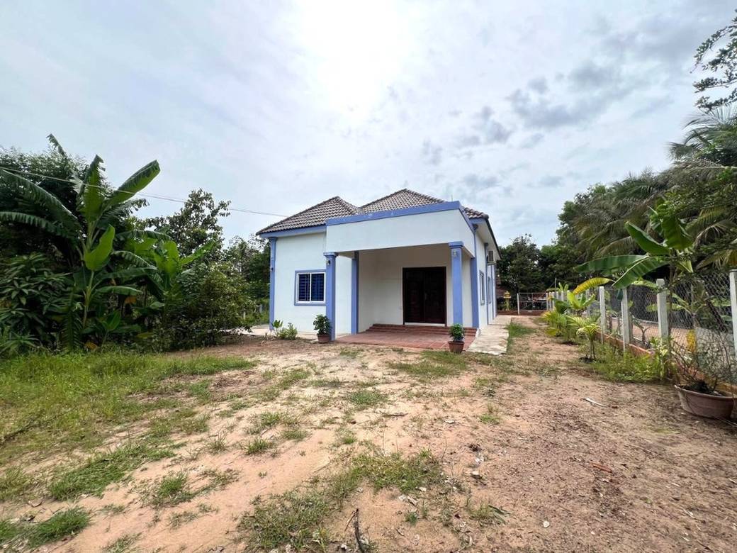 House and lot For Rent with 1 Parking Space