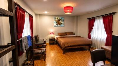 550 sqm Living Size Отель Для Продажи in Daun Penh