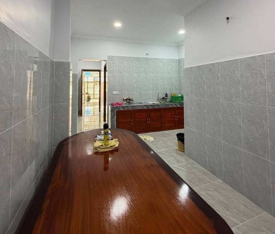 200 sqm Land Size House and lot For Rent