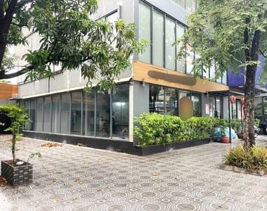 带5个停车位的CommercialShophouse出租