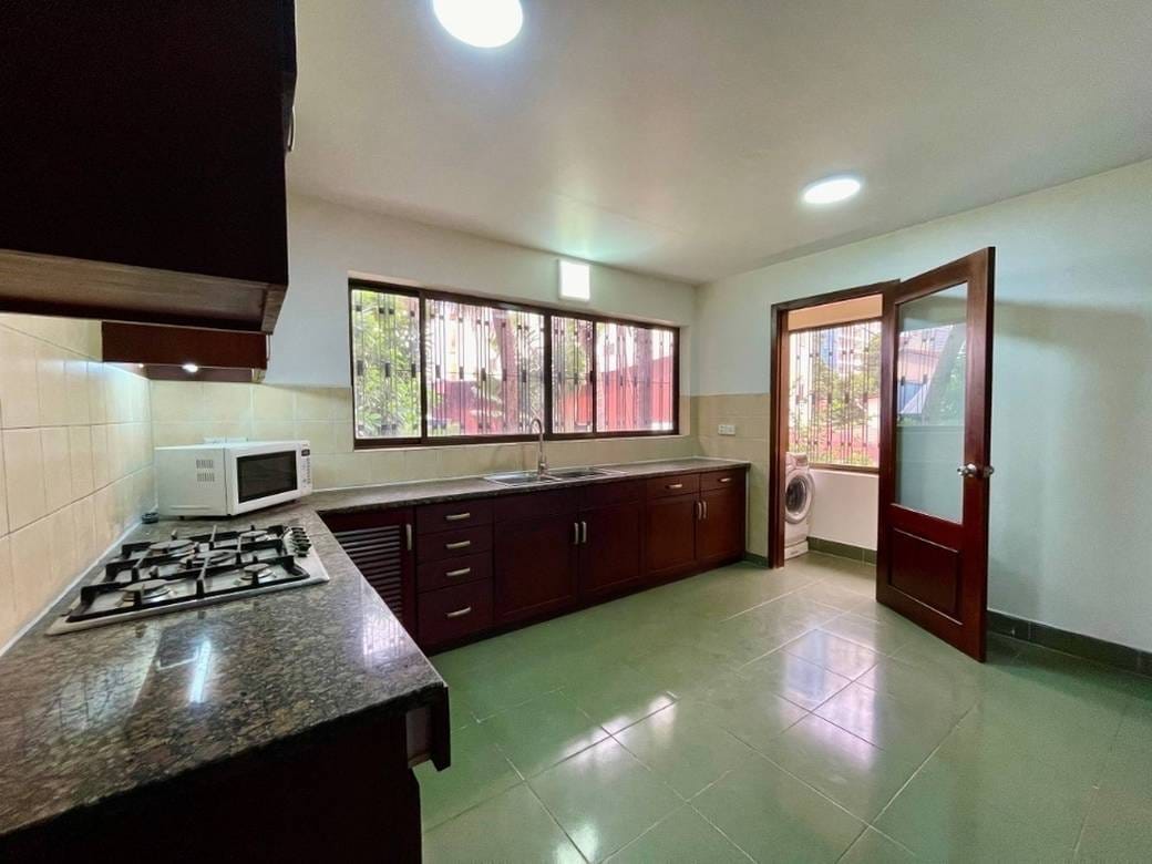 Srah Chak Apartment For Rent in Srah Chak