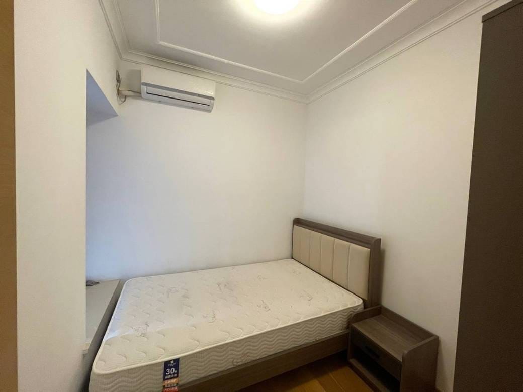 R&F CITY | Zařízeno Condo For Sale & Rent