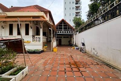 $1,500 Vila