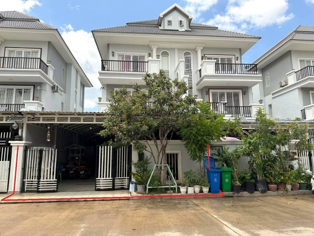 $250,000 Twin Villa