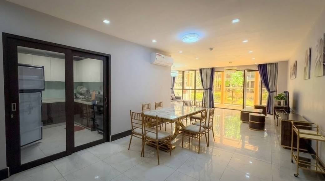 Zařízeno Penthouse For Sale & Rent