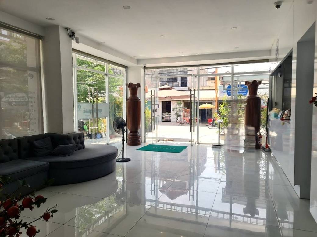 355 sqm Land Size Budova Na prodej