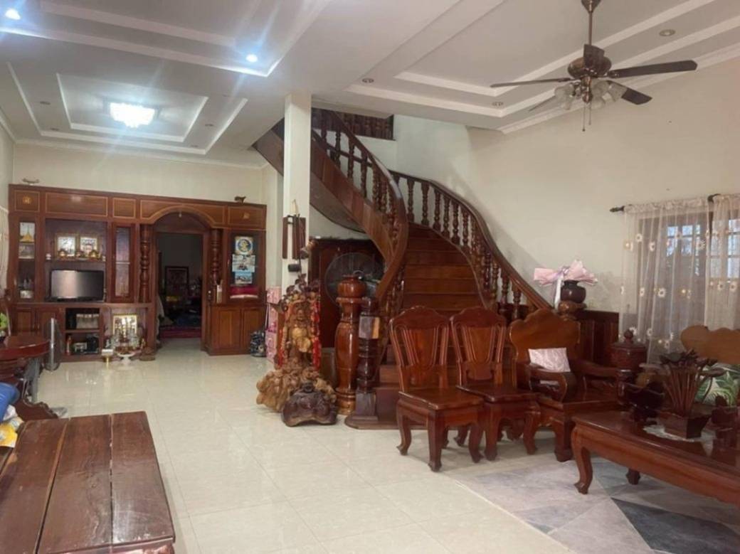 $440,000 Vila