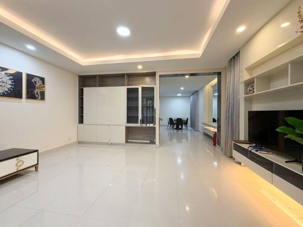 វីឡាភ្លោះ សំរាប់ជួល នៅ Chak Angrae Kraom, Meanchey, Phnom Penh