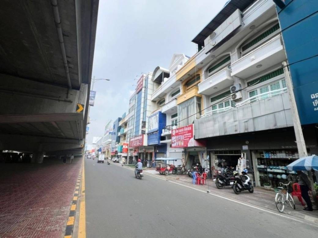 321.3 sqm Living Size Řadový dům Na prodej in Sen Sok