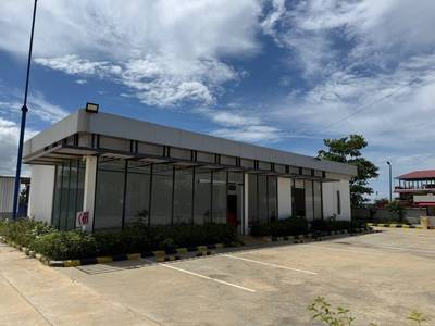 4,104 sqm Land Size Shophouse Na prodej