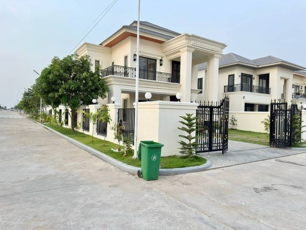 $280,000 Vila