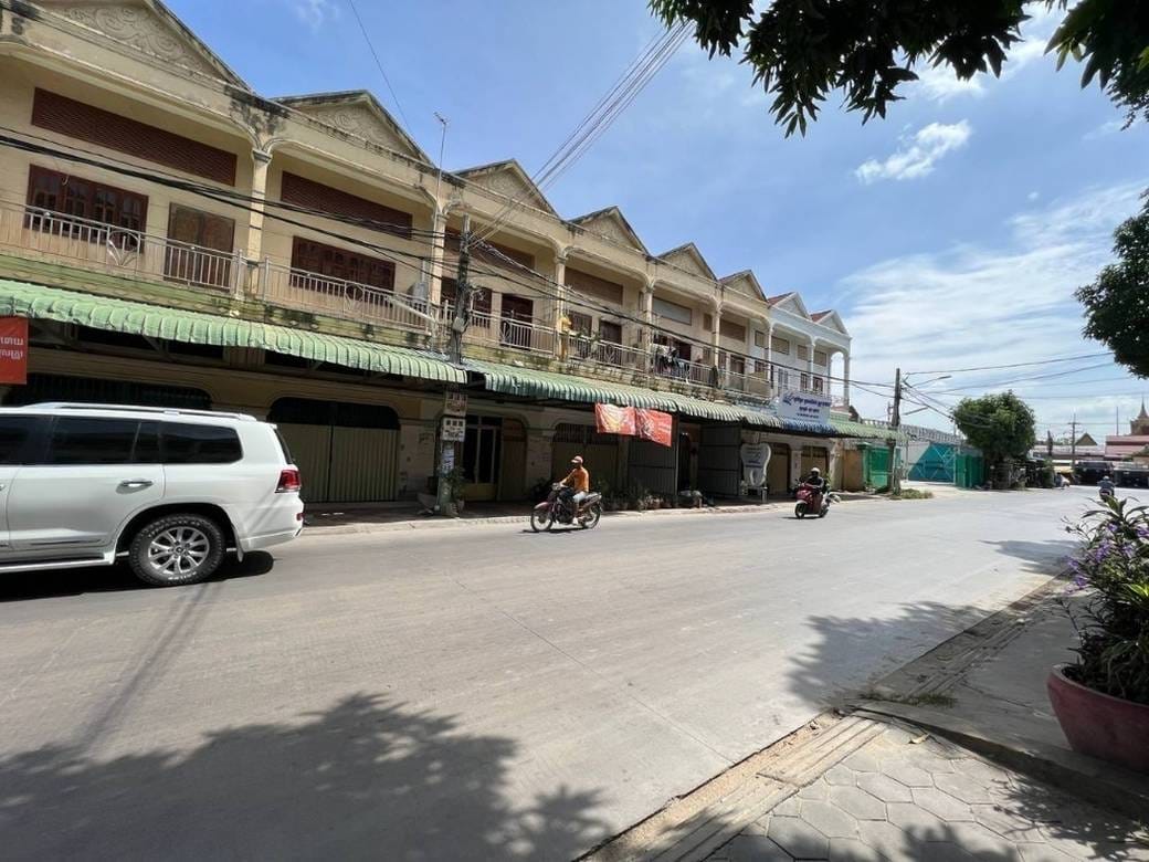 ផ្ទះជាប់គ្នា សំរាប់លក់ ទំហំដី 64 ម៉ែត្រការ៉េ