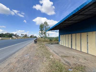 128 sqm Living Size Sklad Na prodej in Tram Kak