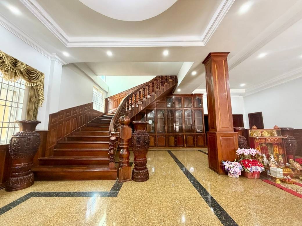 Vila For Sale & Rent in Phsar Daeum Thkov, Chamkarmon, Phnom Penh