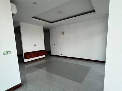 173 sqm Land Size Budova K pronájmu