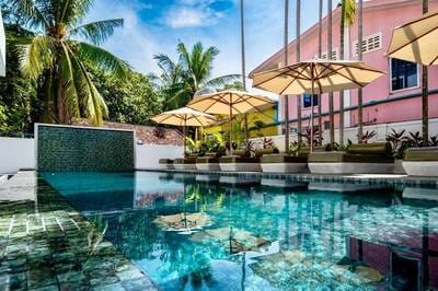 668 sqm Land Size Hotel Na prodej