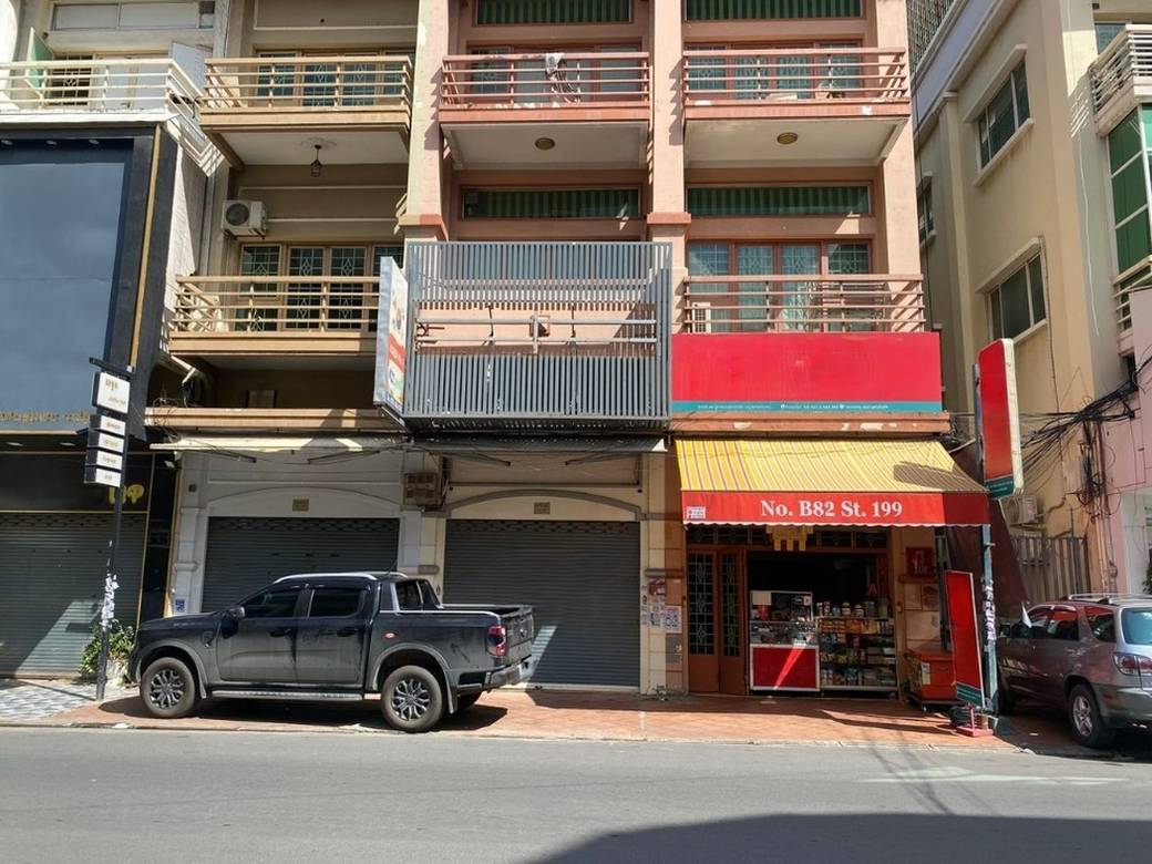 $400,000 Shophouse