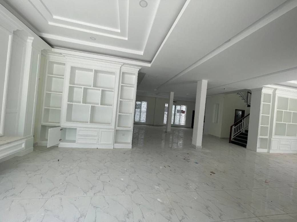 645.8 sqm Living Size Dvojvila Na prodej in Sen Sok
