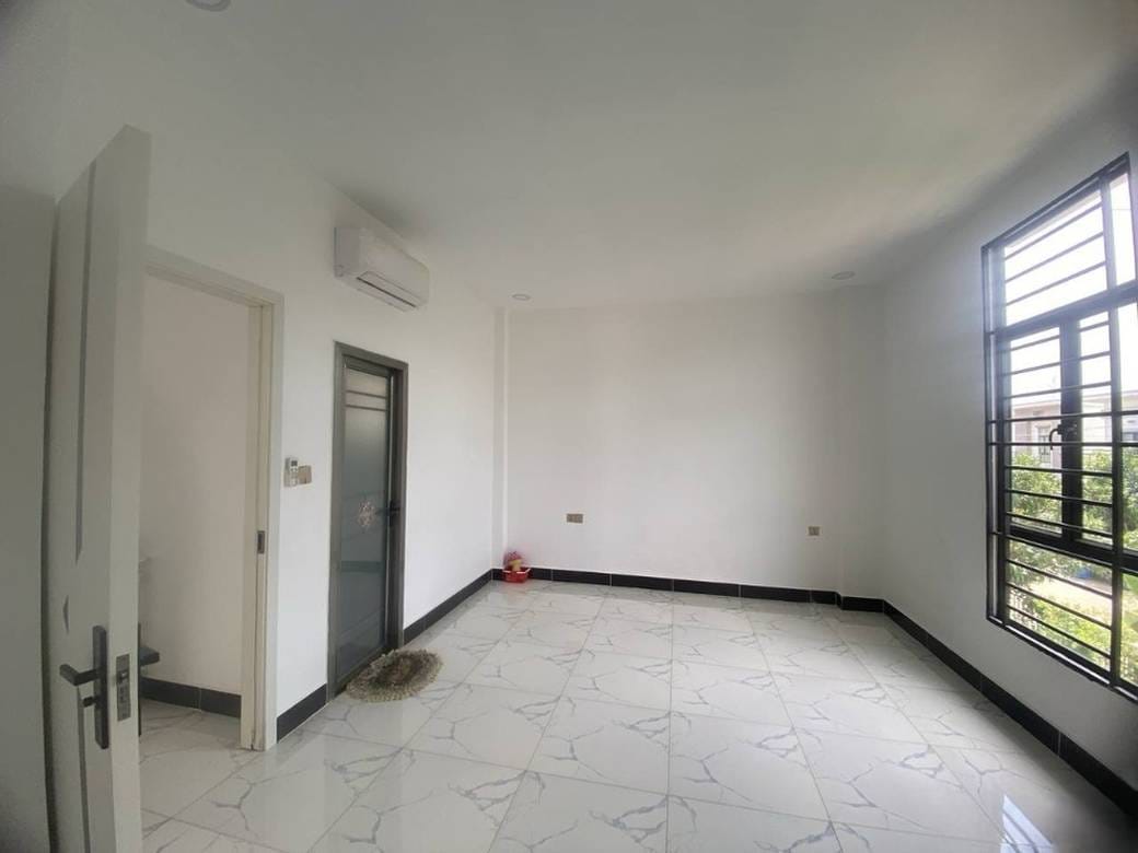 176 sqm Living Size Vila Na prodej in Ponhea Lueu