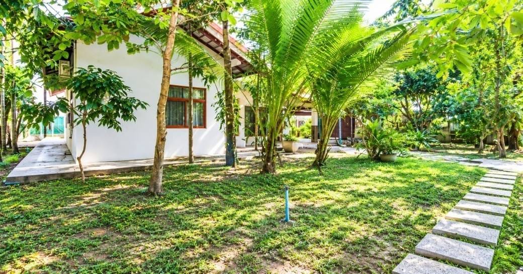 1,050 sqm Land Size House and lot K pronájmu