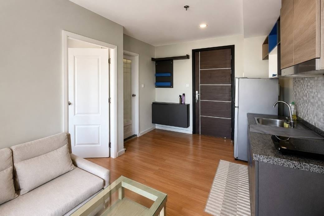 $330 Condo